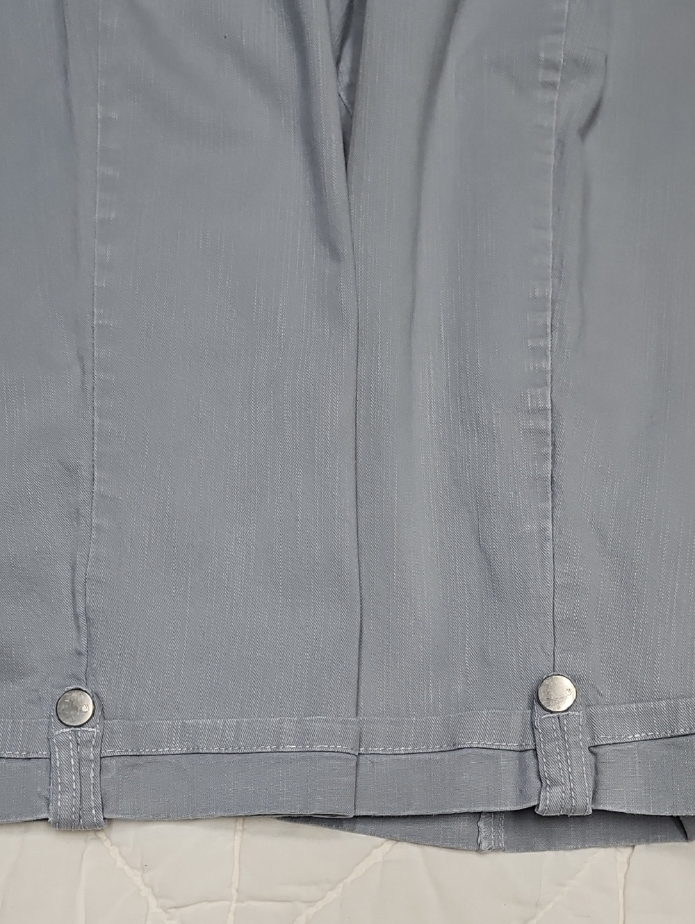 Gloria Vanderbilt Light Gray Marnie Cuffed Skimmer Capri - Picture 3 of 13